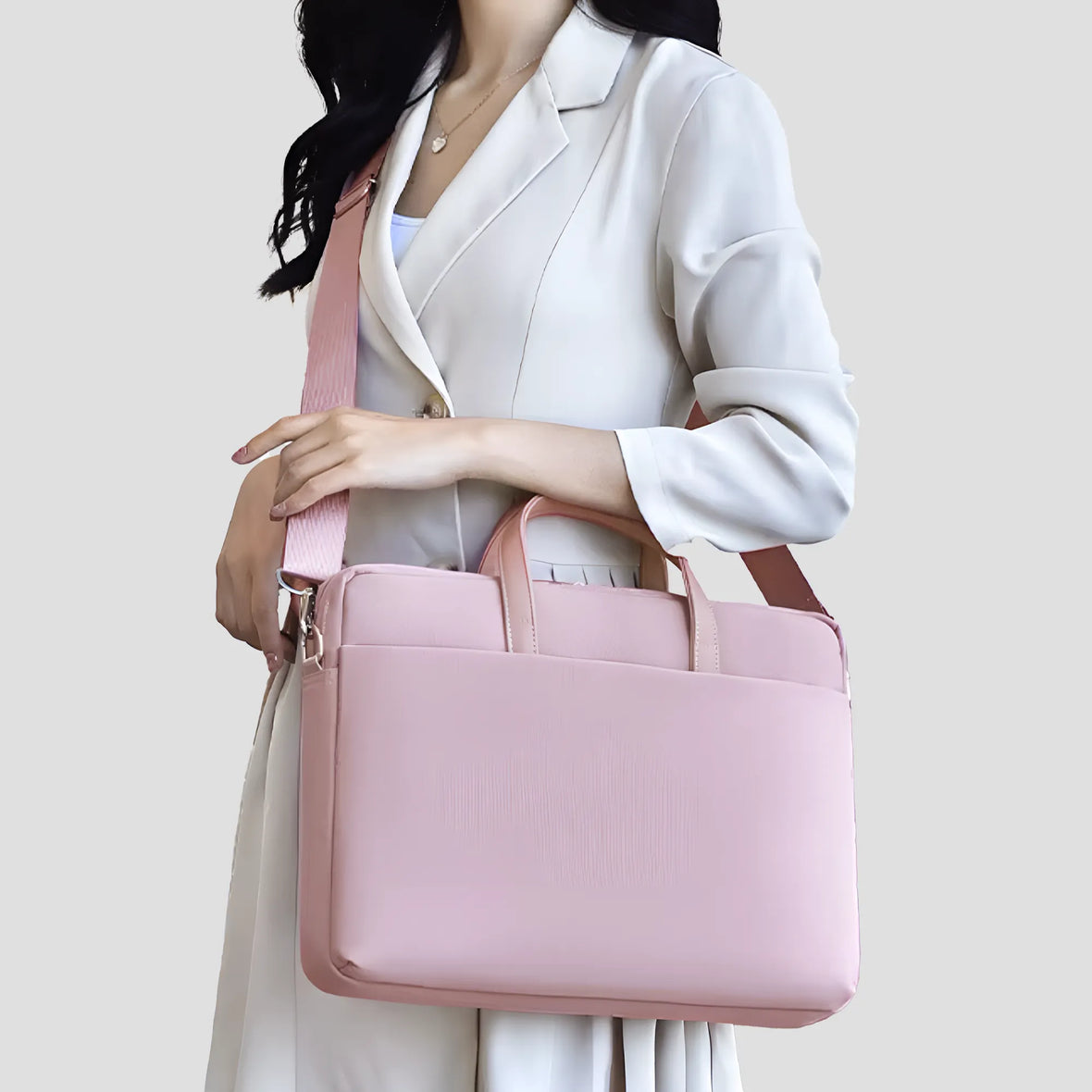 Sac tote bag ordinateur porté à l'épaule